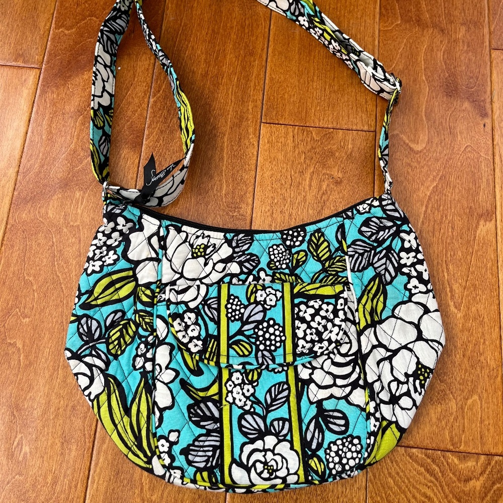 Retired 2012 Rare Vera Bradley Crossbody Bag "Island Blooms" Pattern